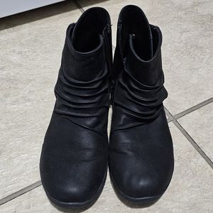 Skechers women's black suede ankle boots size 11